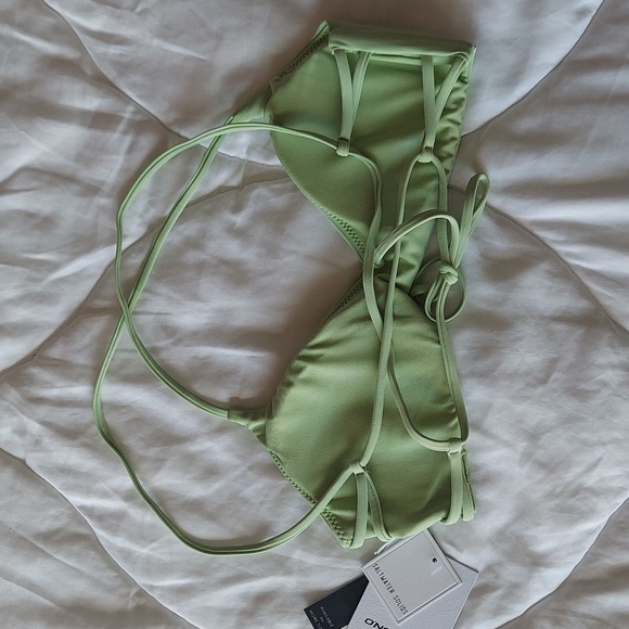 SALTWATER SOLIDS HUNTINGTON BRALETTE TOP - Picture 2 of 9